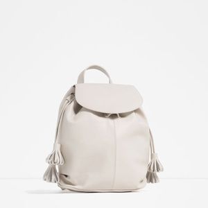 2 for 30$ 💕 Zara tassel backpack
